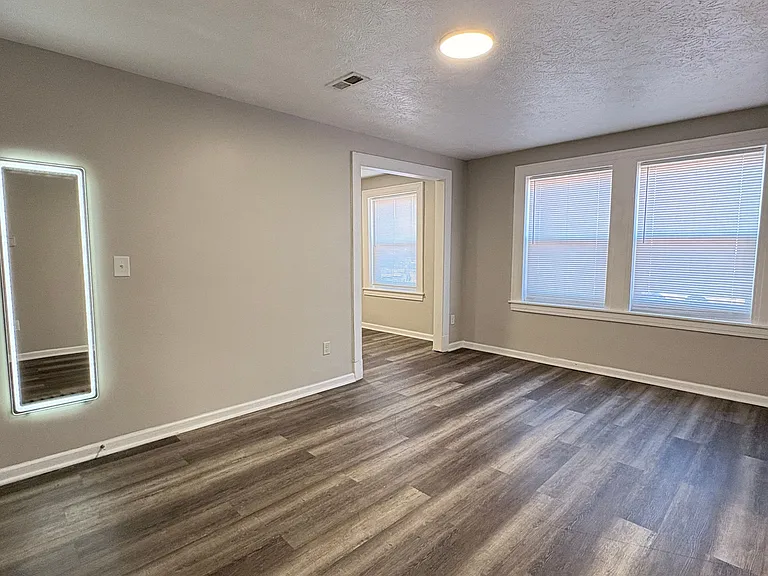 Meridian Living II — Photo 49