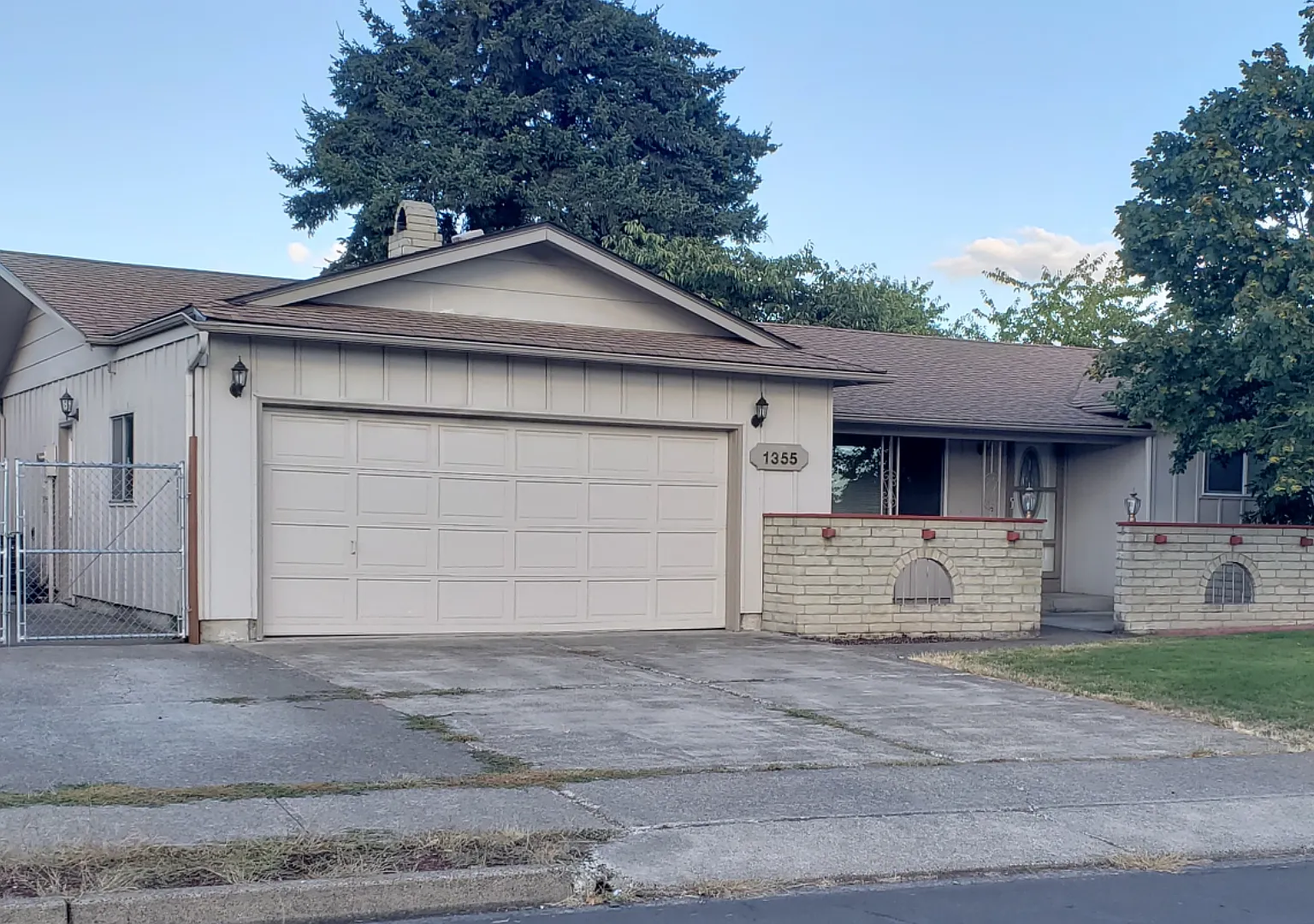 1355 Lawnridge Ave — Photo 1