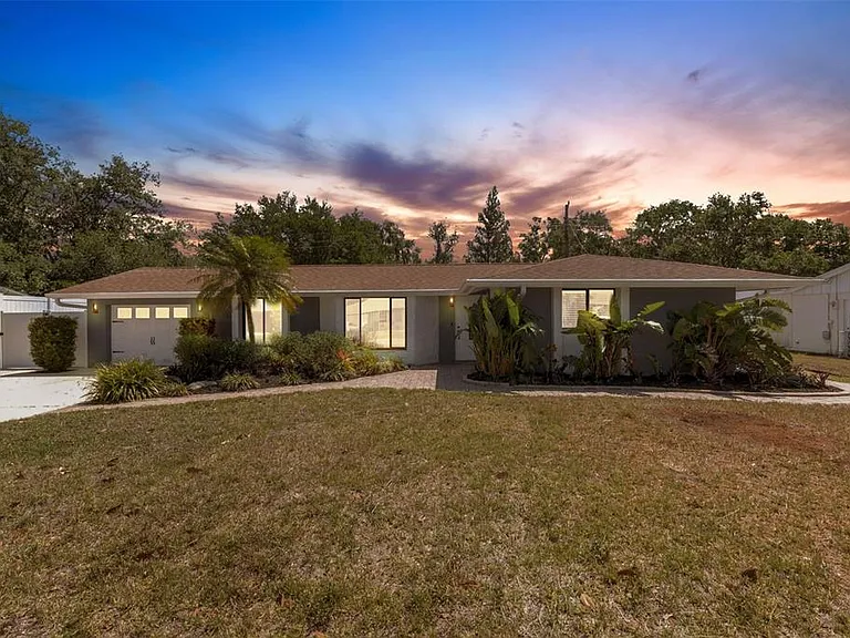 4645 Hunter Ridge Dr — Photo 1