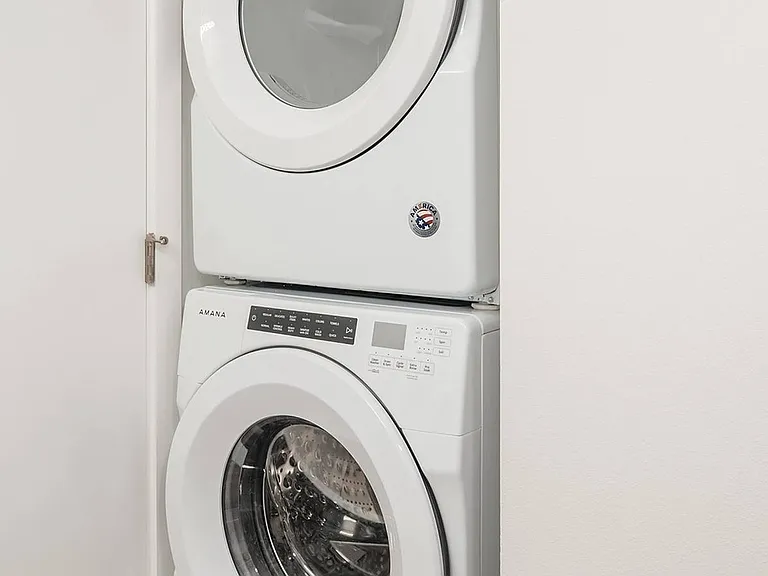 In Unit Washer/Dryer