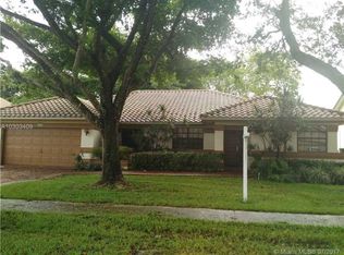 1600 W Oak Knoll Cir, Davie, FL 33324