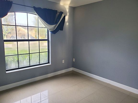 5th image of 1772 Williamsburg Dr