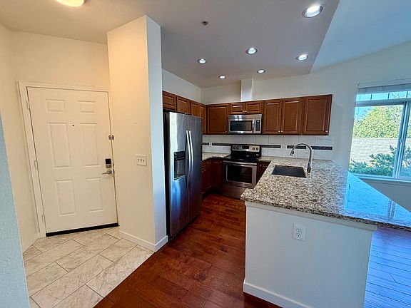 5th image of 5400 Harbour Pointe Blvd Unit J201