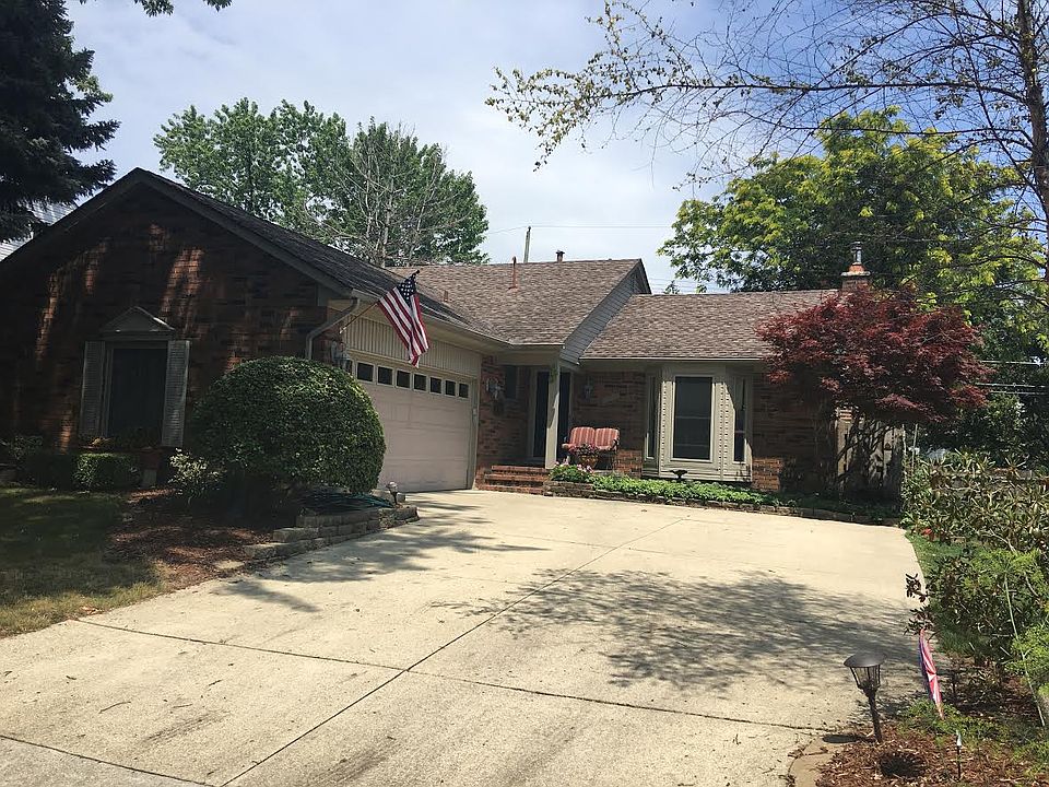 1st image of 22637 Madison St