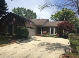 22637 Madison St, Saint Clair Shores, MI 48081