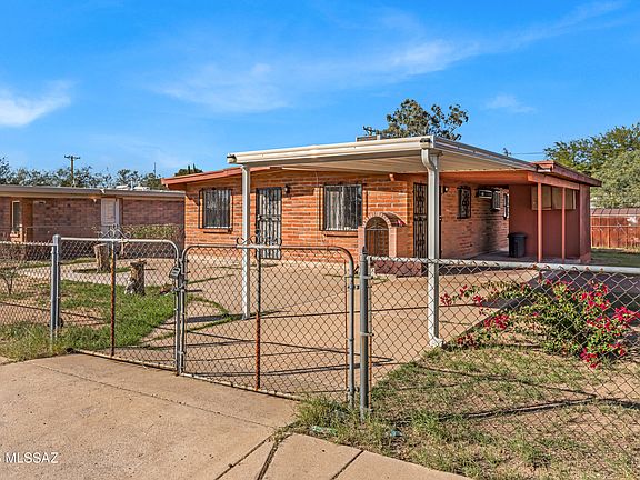 3rd image of 632 W Calle Garcia