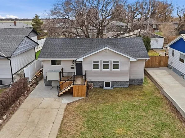737 Vaughan STREET, Moose Jaw, SK S6H 5N4