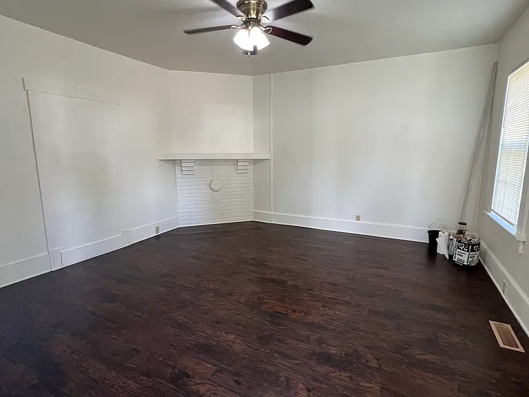 111 Allen St #109 — Photo 1