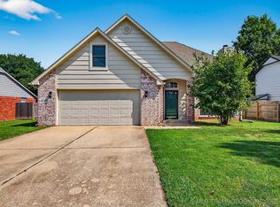6815 E 79th St, Tulsa, OK 74133