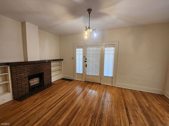 4. 807 Franklin, Living Room