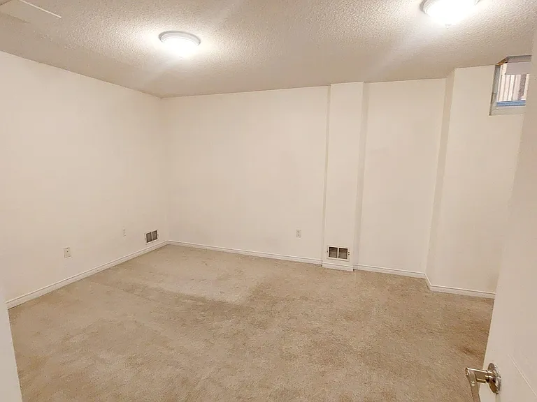 920 Edinburgh Rd S #7 — Photo 16