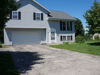 211 N Middle Rd, Belgium, WI, 53004