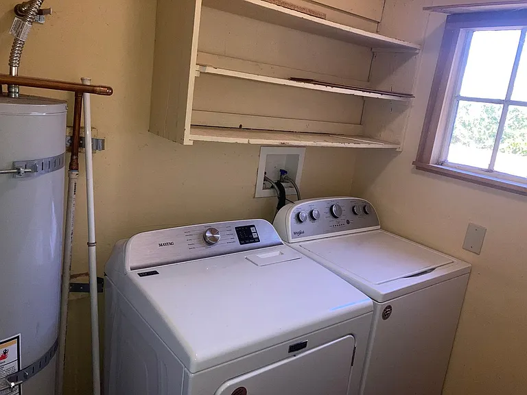 615 E I St — Photo 14