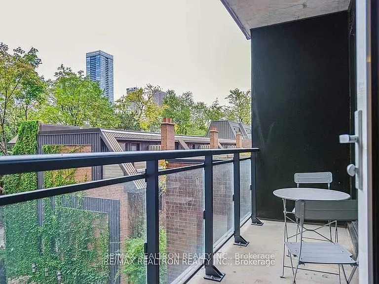 17 Dundonald St #306 — Photo 11