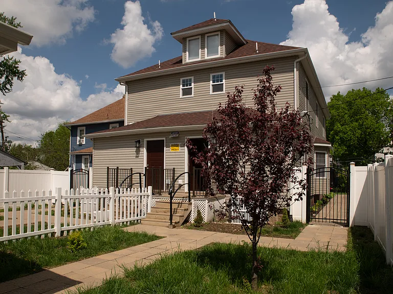 2029-2031 Fairmont Ave — Photo 37