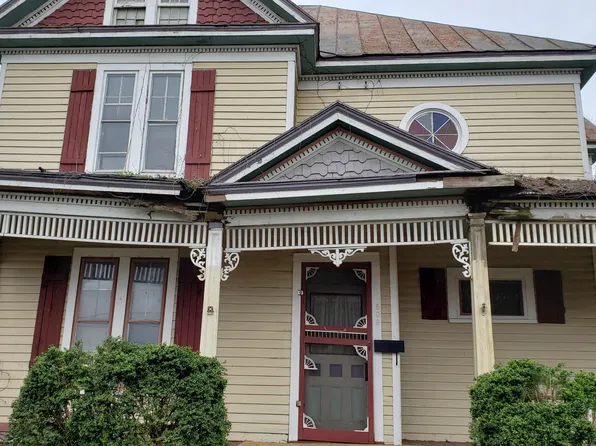 509 South St, Bedford, VA 24523