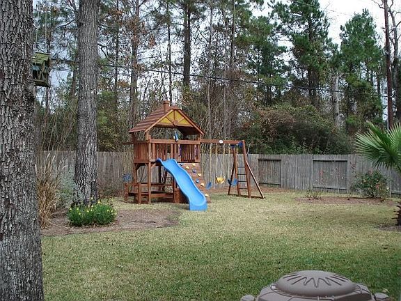 5th image of 13307 Yaupon Holly Ln