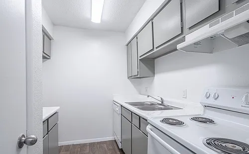 Shadow Bay Apartments Photo 1