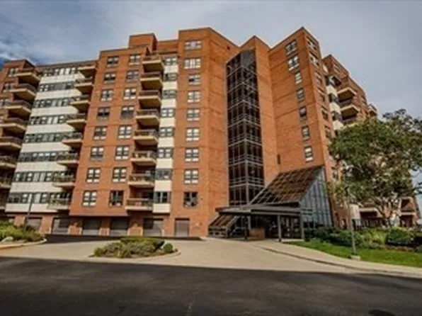 1 Seal Harbor Rd APT 210, Winthrop, MA 02152
