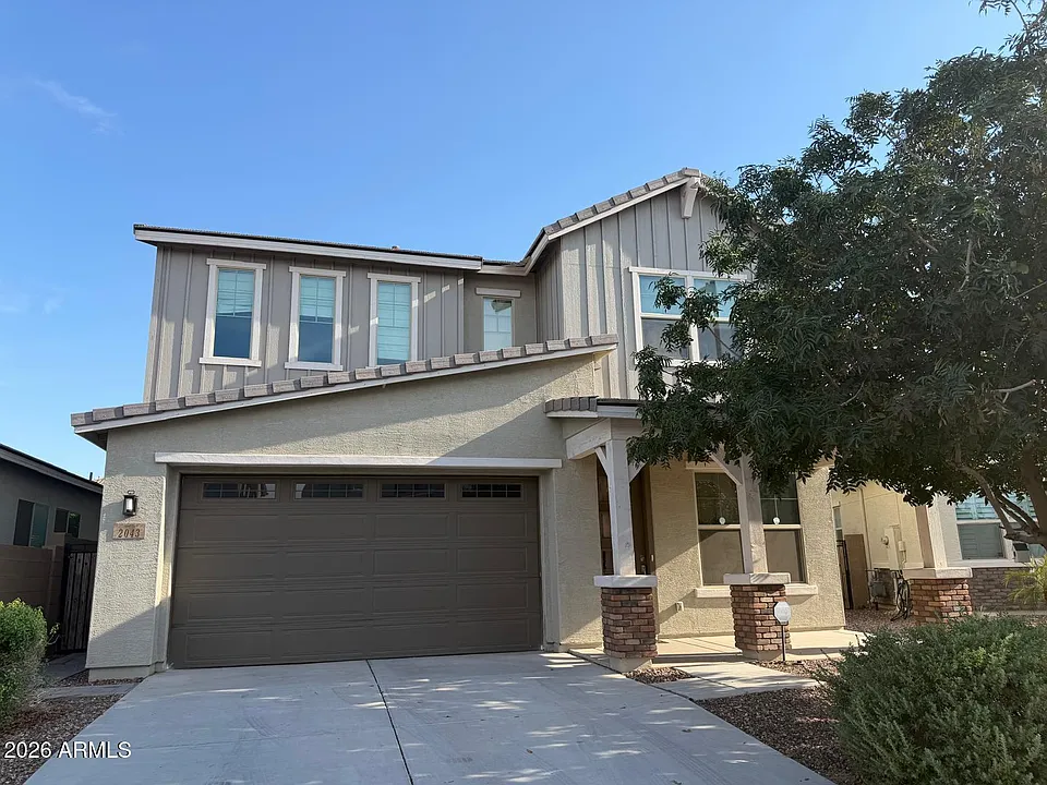 2043 E Lantana Dr