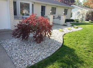 8203 Greenridge Dr, Jenison, MI 49428