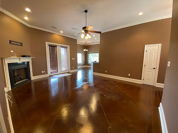Gas fireplace, patio exit