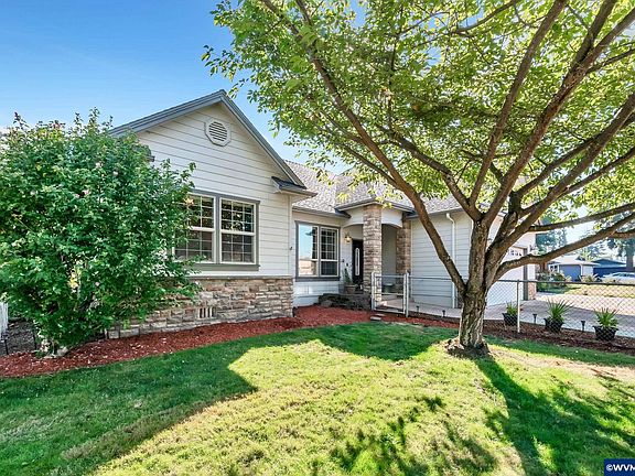 4th image of 496 Tierra Ct NE