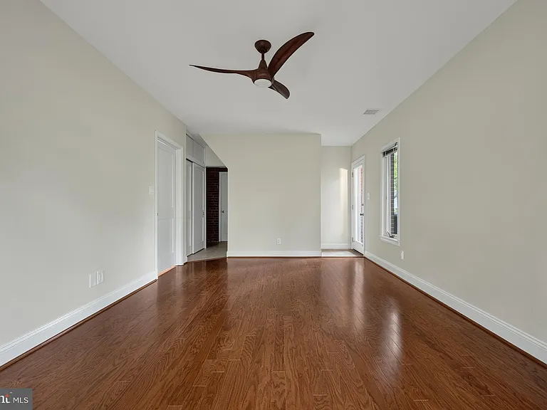 8023 Washington Ave — Photo 28