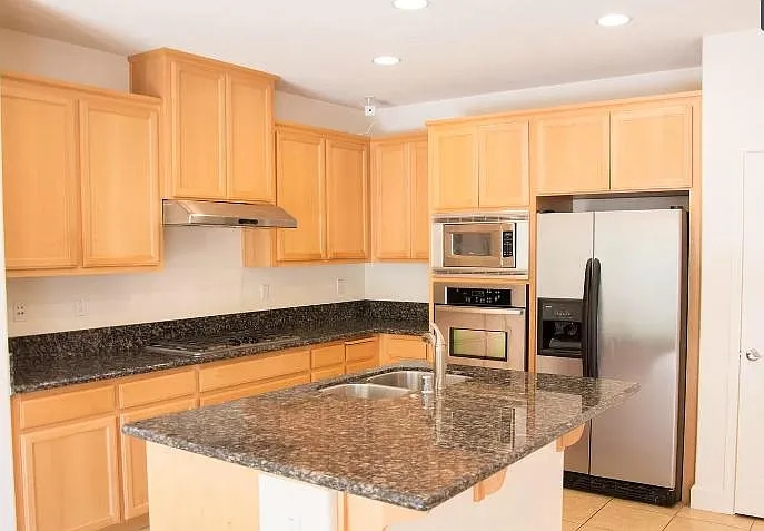 580 W Campania Way — Photo 5
