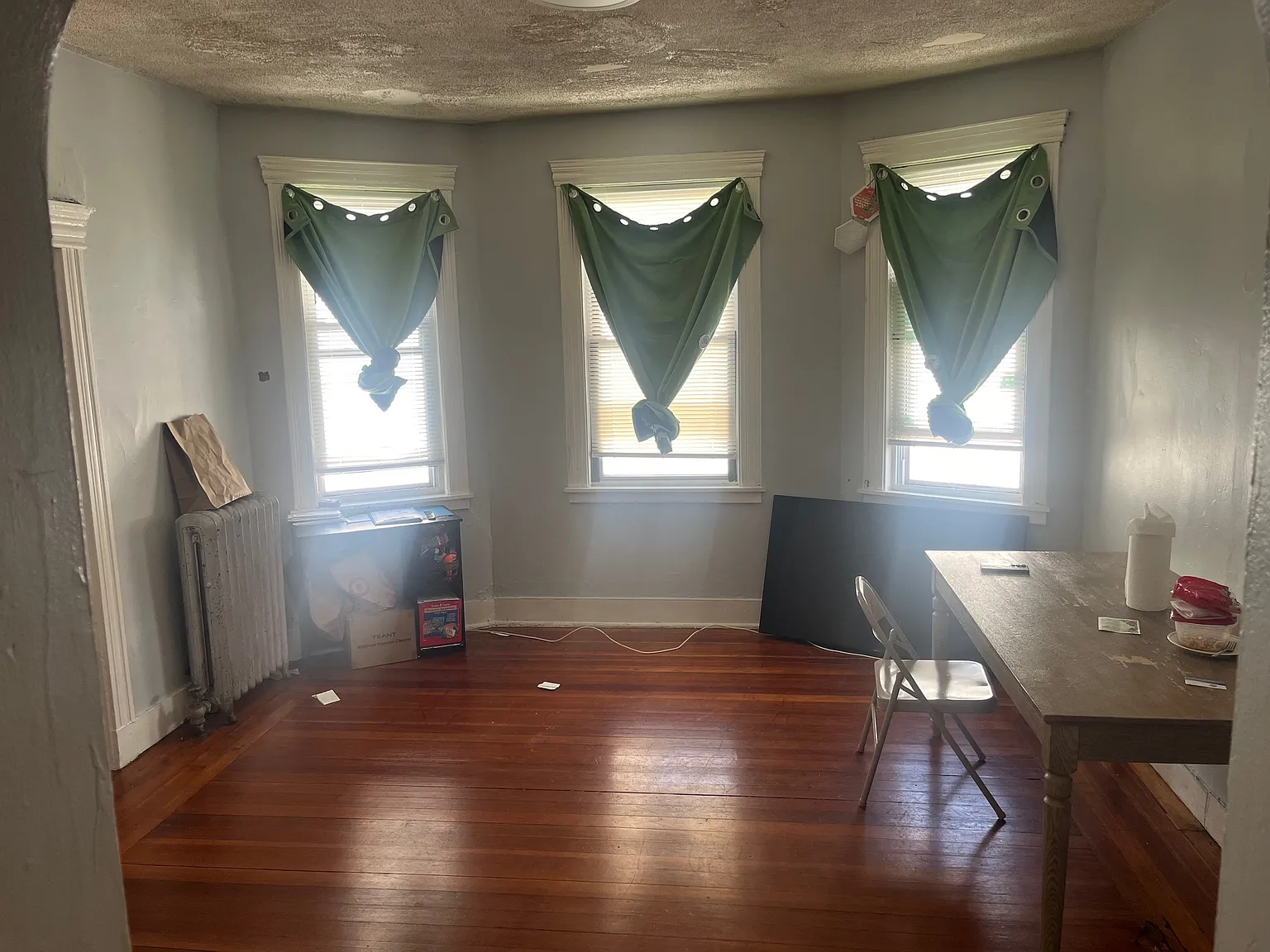 4 bed, 1200 sqft, $3,200 — Photo 3