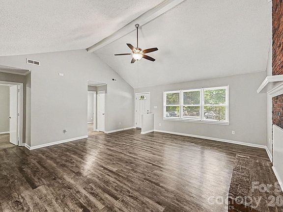 3rd image of 6804 Streamside Dr