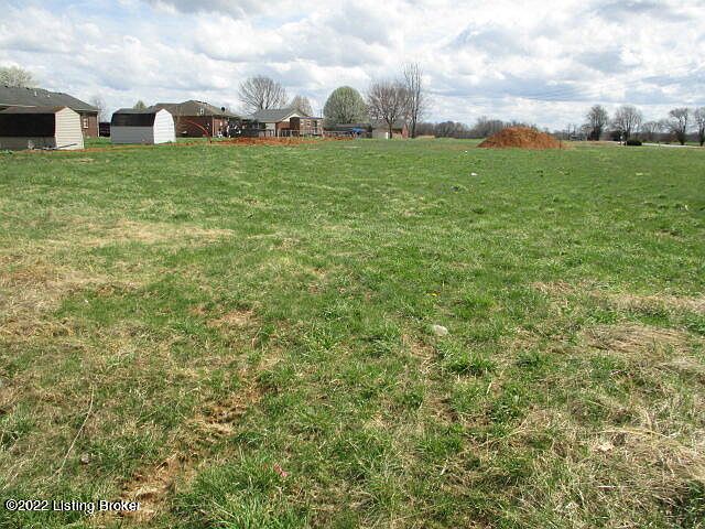 2nd image of 2 Woodlawn Rd