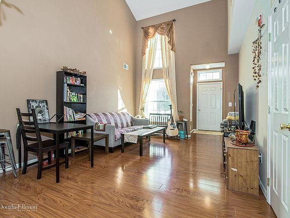4th image of 182 Kettles Ln