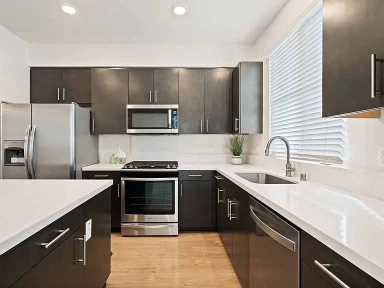 2700 E Chaucer St #14 — Photo 17