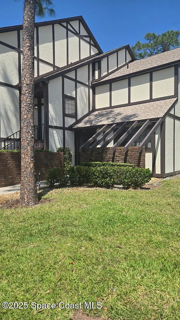 2 bed, 2.0 bath, 1319 sqft, $1,900 — Photo 2