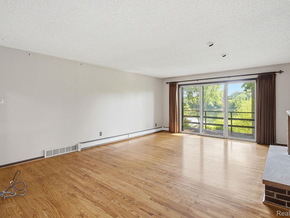 2726 Bay Dr, photo 5