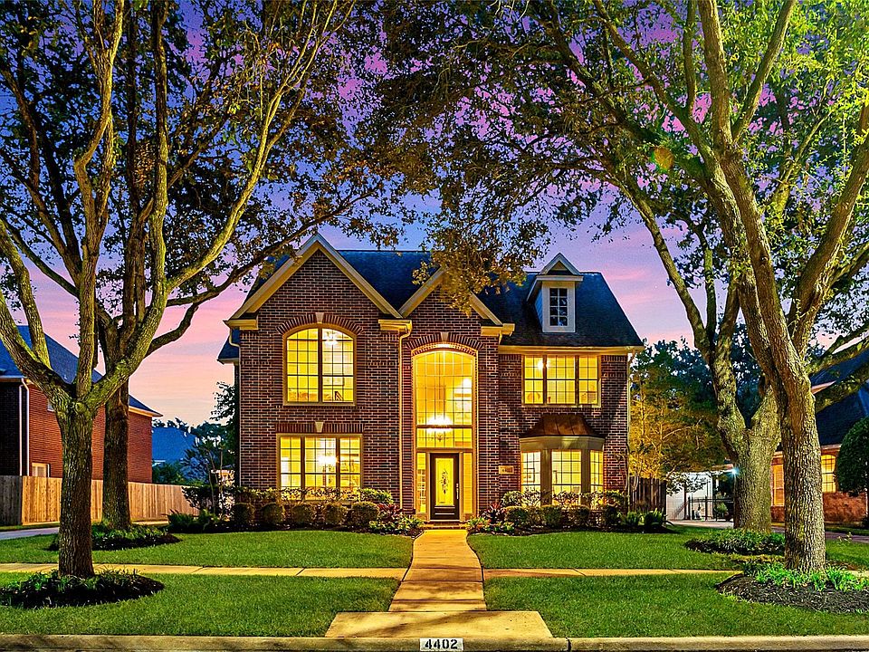 1st image of 4402 Oak Trail Ct