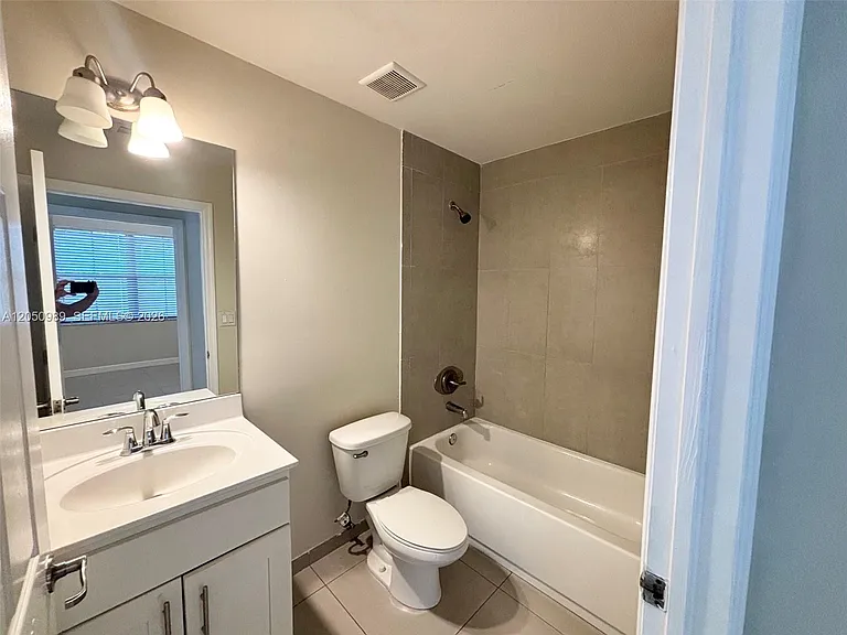 10445 NW 61st Ln #10445 — Photo 8