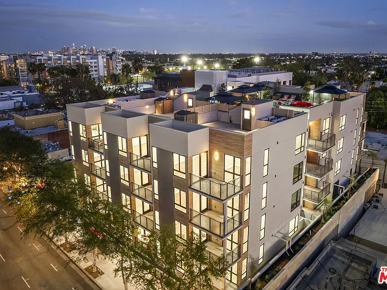 7428 Santa Monica Blvd #202 — Photo 33