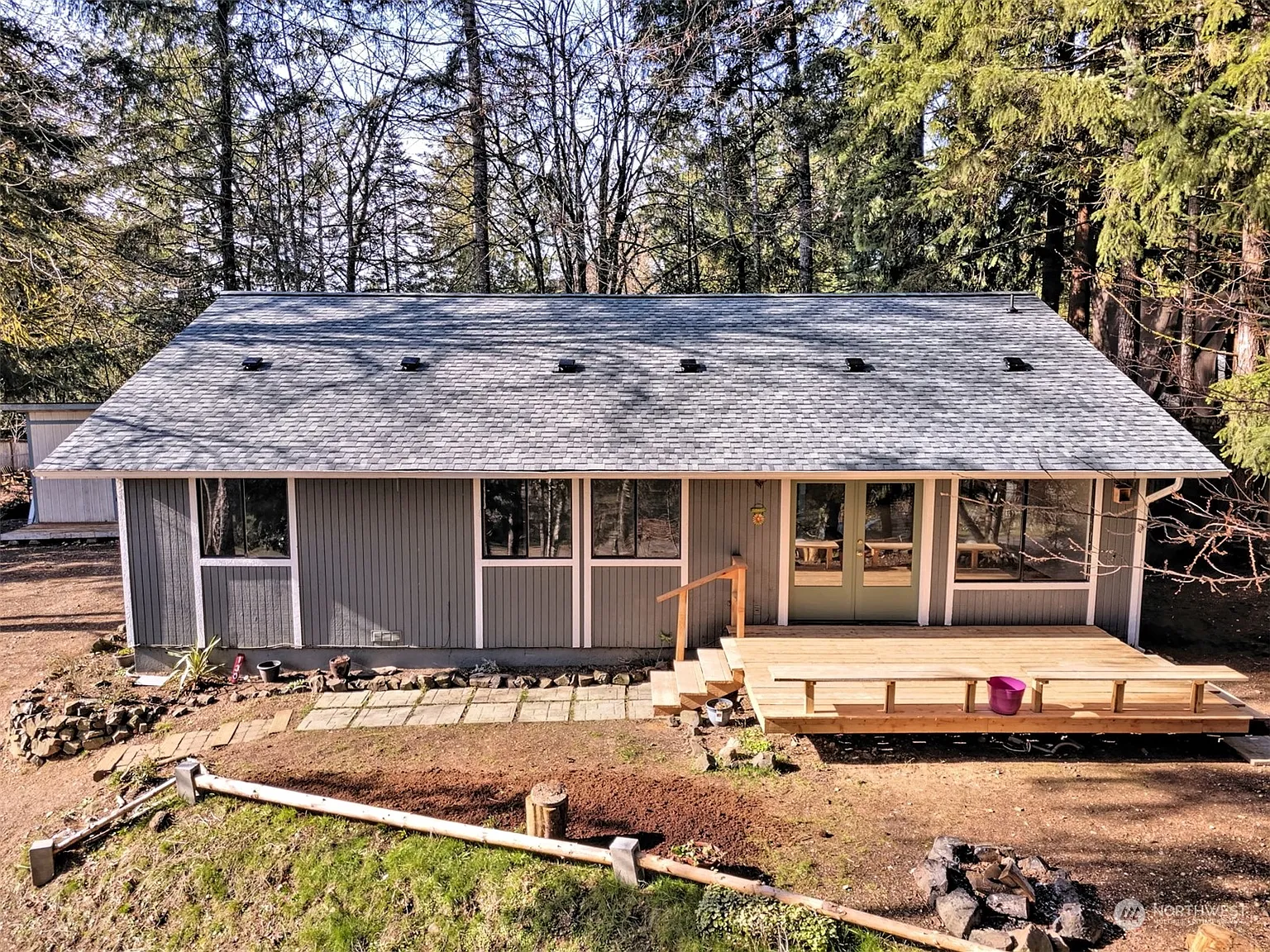130 NE Wanda Lane photo 1