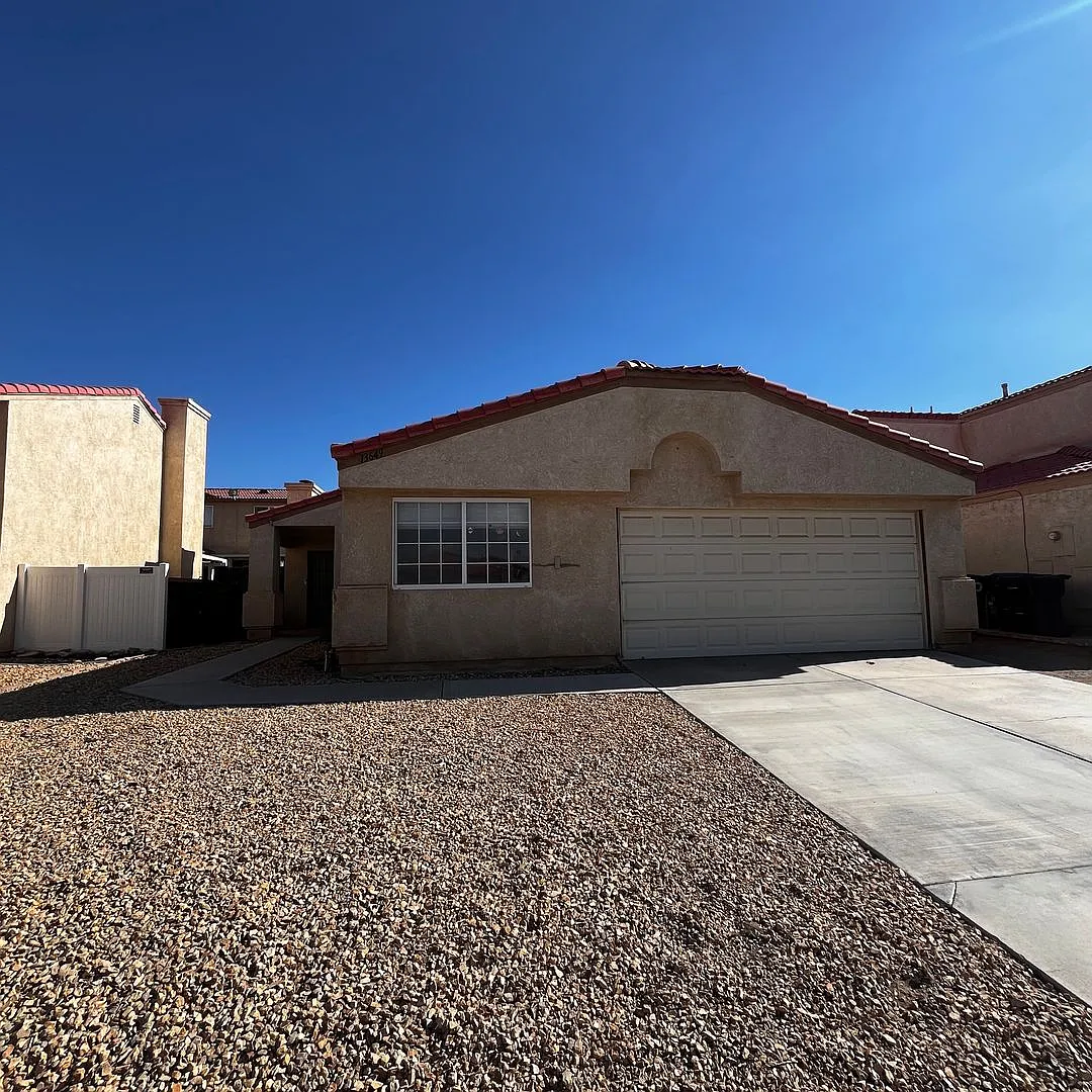 4 Bedroom Victorville Home — Photo 2
