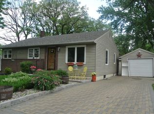 686 5th Ave SW, Hutchinson, MN 55350