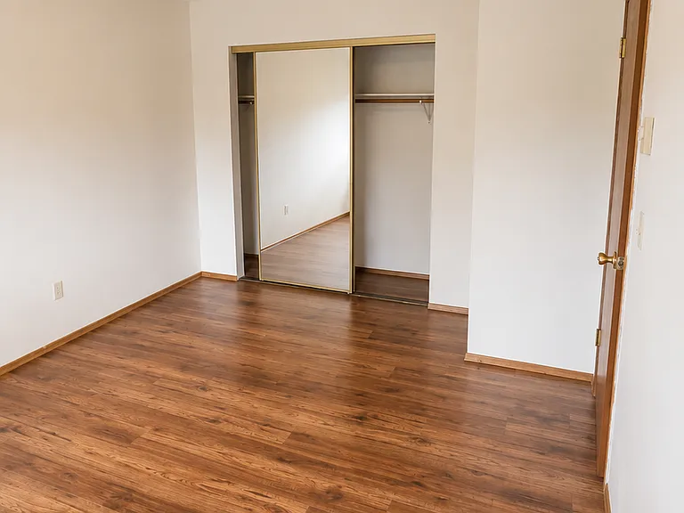 8334 N Edison St — Photo 5