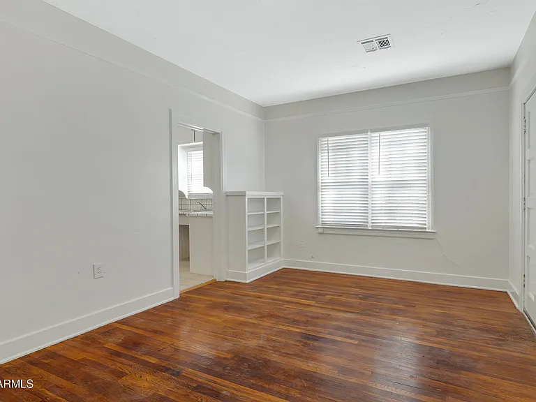 1112 E Portland St — Photo 6