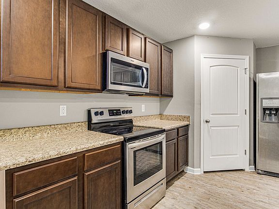 4th image of 9458 Lutoo Ln