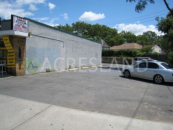 4th image of 747 Franklin Ave