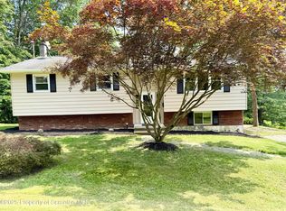 197 Columbus Dr, Archbald, PA