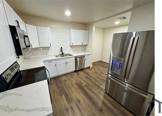 2nd image of 1134 E Brown St #2