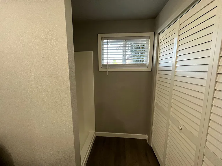 193 Rosewood Dr NW — Photo 15