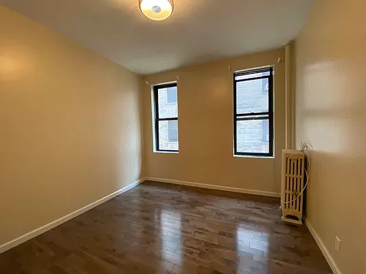 3rd image of 240 Crown St APT 4X